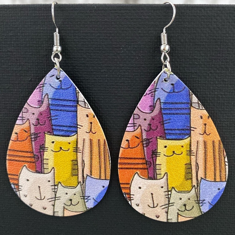 🎉3/$25🎉 Crazy Cats Dangle Tear Drop Earrings